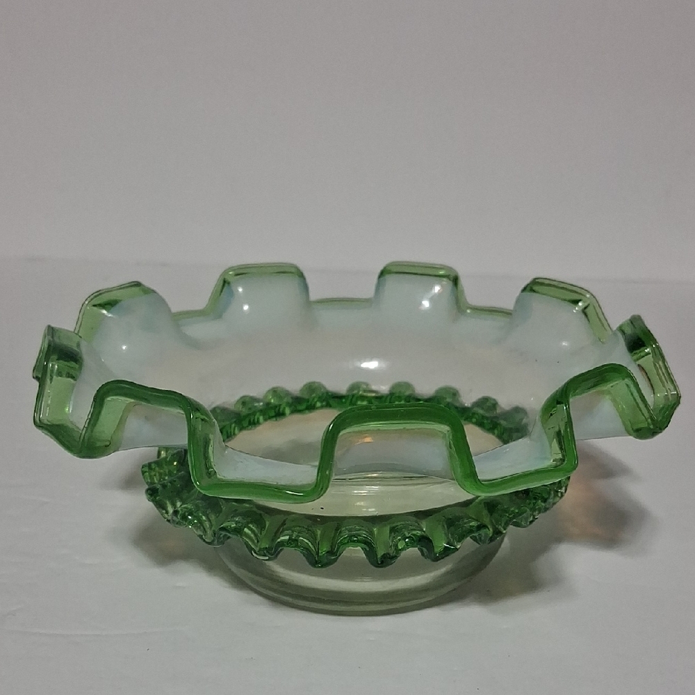 Vtg Fenton Emerald Crest Opalscent Ruffled Rim Dish EUC